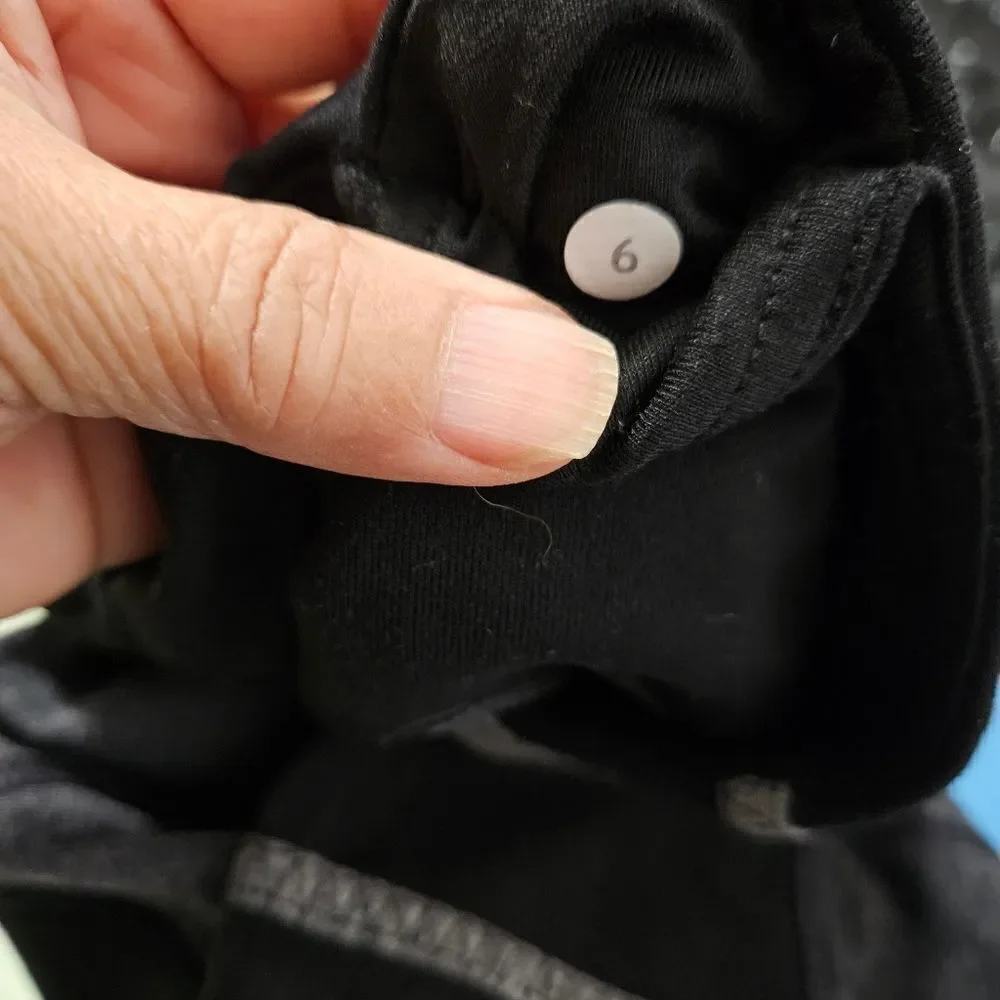 Lululemon Athletica Tadasana Slit Crop Black size 6